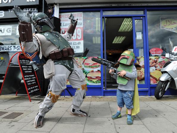 Star Wars Boba Fett Battle outside Star Wars Shop Jedi-Robe.com